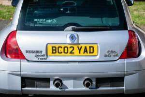 Image 17/40 of Renault Clio II V6 (2002)