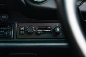 Image 28/60 of Porsche 911 Targa (1996)