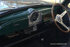 Image 10/17 of Morris Minor 1000 Traveller (1971)