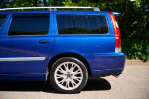 Image 10/50 of Volvo V 70 2.4 (2006)