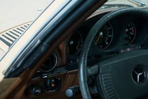 Bild 34/50 von Mercedes-Benz 450 SLC (1977)