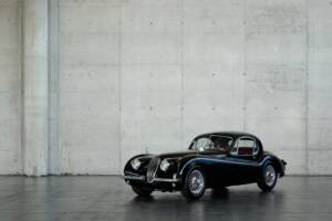 Image 2/48 of Jaguar XK 120 FHC (1954)