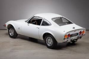 Image 13/34 of Opel GT 1900 (1969)