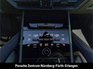 Immagine 31/50 di Porsche Cayenne Turbo E-Hybrid (1900)