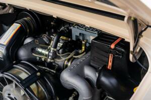 Bild 30/41 von Porsche 911 Speedster 3.2 (1989)