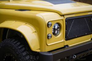 Image 2/28 of Land Rover 90 (1988)