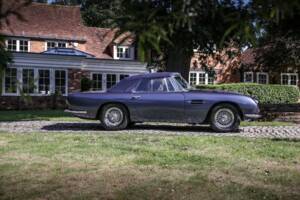 Image 4/30 de Aston Martin DB 6 Volante (1967)