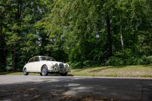 Image 21/50 de Jaguar Mk II 2.4 (1967)
