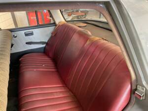 Image 15/33 de Mercedes-Benz 190 c (1964)