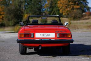 Image 16/43 of Alfa Romeo Spider Veloce 2000 (1976)
