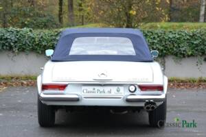 Image 24/50 of Mercedes-Benz 250 SL (1966)