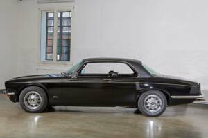 Image 10/31 of Jaguar XJ 5.3 C (1978)