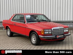 Image 3/15 de Mercedes-Benz 280 CE (1980)