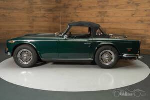 Image 9/19 of Triumph TR 250 (1968)