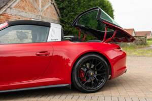 Immagine 39/50 di Porsche 911 Targa 4 GTS (2015)