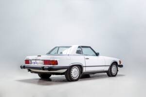Image 22/48 of Mercedes-Benz 560 SL (1988)