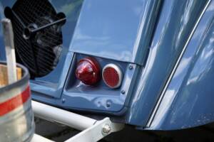 Image 23/43 of Citroën 2 CV Sahara 4x4 (1964)