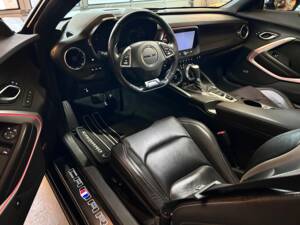 Imagen 9/24 de Chevrolet Camaro 6.2 V8 (2018)