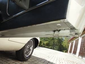 Image 14/37 of Jaguar E-Type 4.2 (1966)