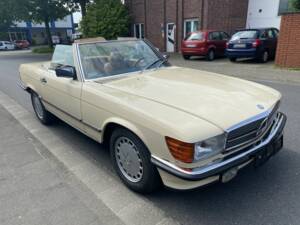Image 2/31 of Mercedes-Benz 560 SL (1986)