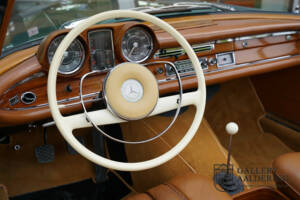 Image 34/50 of Mercedes-Benz 220 SE b (1964)