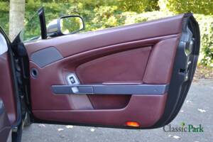 Image 17/50 de Aston Martin V8 Vantage (2005)