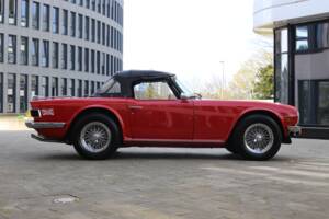 Image 14/49 of Triumph TR 6 (1976)