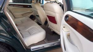 Image 4/11 of Jaguar XJ 8 4.0 Executive (1998)