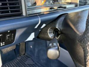 Bild 17/21 von Mercedes-Benz 190 E 1.8 (1990)