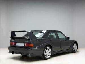 Image 8/21 of Mercedes-Benz 190 E 2.5-16 (1993)