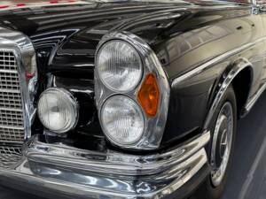 Bild 10/22 von Mercedes-Benz 280 SE 3,5 (1970)