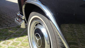 Image 18/24 of Mercedes-Benz 280 SE 3,5 (1971)