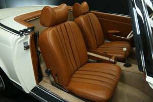 Image 24/50 of Mercedes-Benz 230 SL (1965)