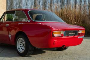 Bild 11/50 von Alfa Romeo 2000 GT Veloce (1973)