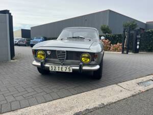 Image 3/31 de Alfa Romeo Giulia 1600 Sprint GT (1966)