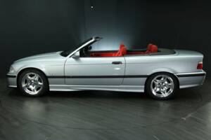 Immagine 3/50 di BMW 328i (1997)