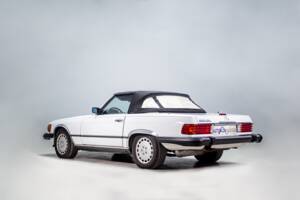 Image 20/48 of Mercedes-Benz 560 SL (1988)