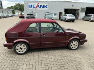 Bild 2/18 von Volkswagen Golf I Cabrio 1.8 (1993)