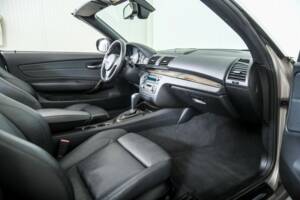 Immagine 8/50 di BMW 125i (2011)