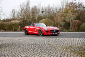 Image 39/40 of Mercedes-Benz SLS AMG Roadster (2011)