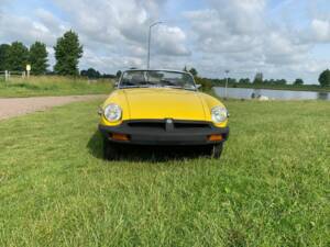 Image 4/8 de MG MGB (1980)