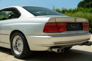 Bild 16/50 von BMW 850i (1990)