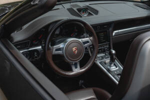Image 19/28 de Porsche 911 Carrera S (2012)