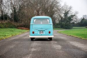 Image 9/40 of Volkswagen T2c Combi (1966)