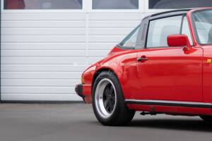 Bild 12/31 von Porsche 911 Carrera 3.2 (1988)