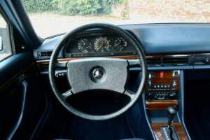 Bild 18/50 von Mercedes-Benz 380 SEL (1983)