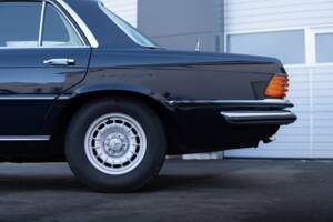 Image 2/30 of Mercedes-Benz 450 SEL 6,9 (1977)