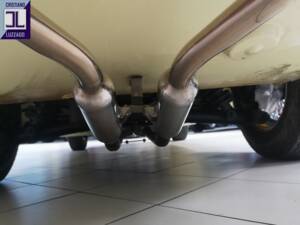 Image 49/51 de Jaguar E-Type (1970)