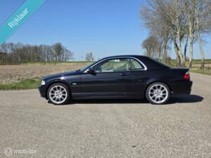 Image 2/38 of BMW 323Ci (2000)