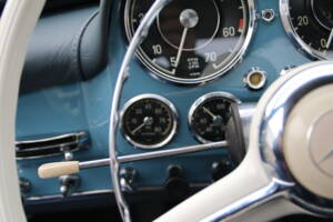 Image 55/68 of Mercedes-Benz 190 SL (1961)